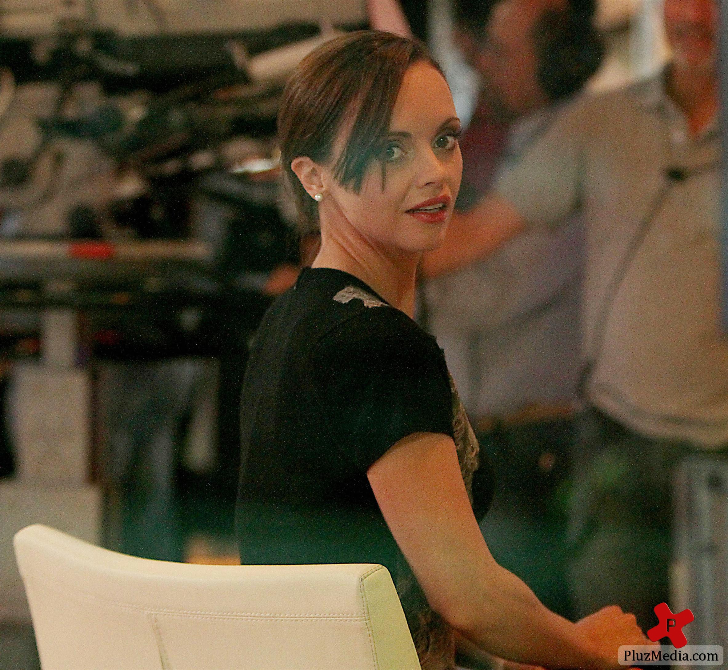 Christina Ricci appears on 'Good Morning America' to promote her new show 'Pan Am' | Picture 85709